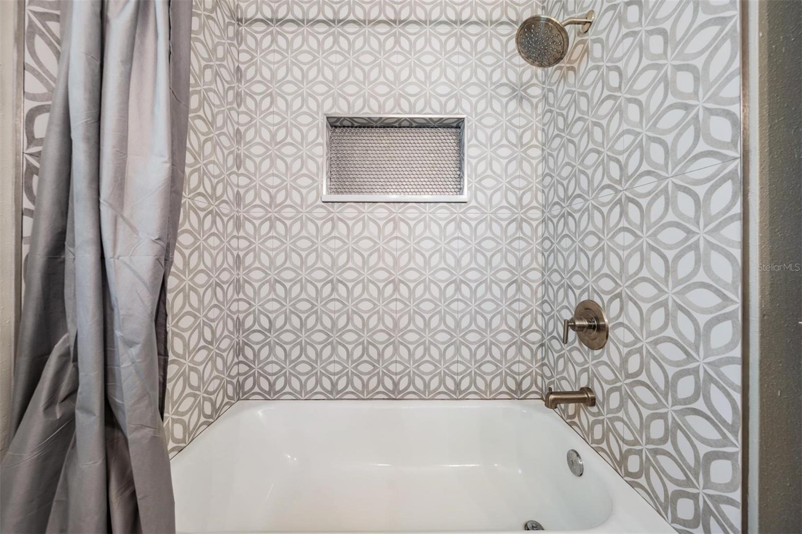 Listing photo id 24 for 3180 Masters Drive