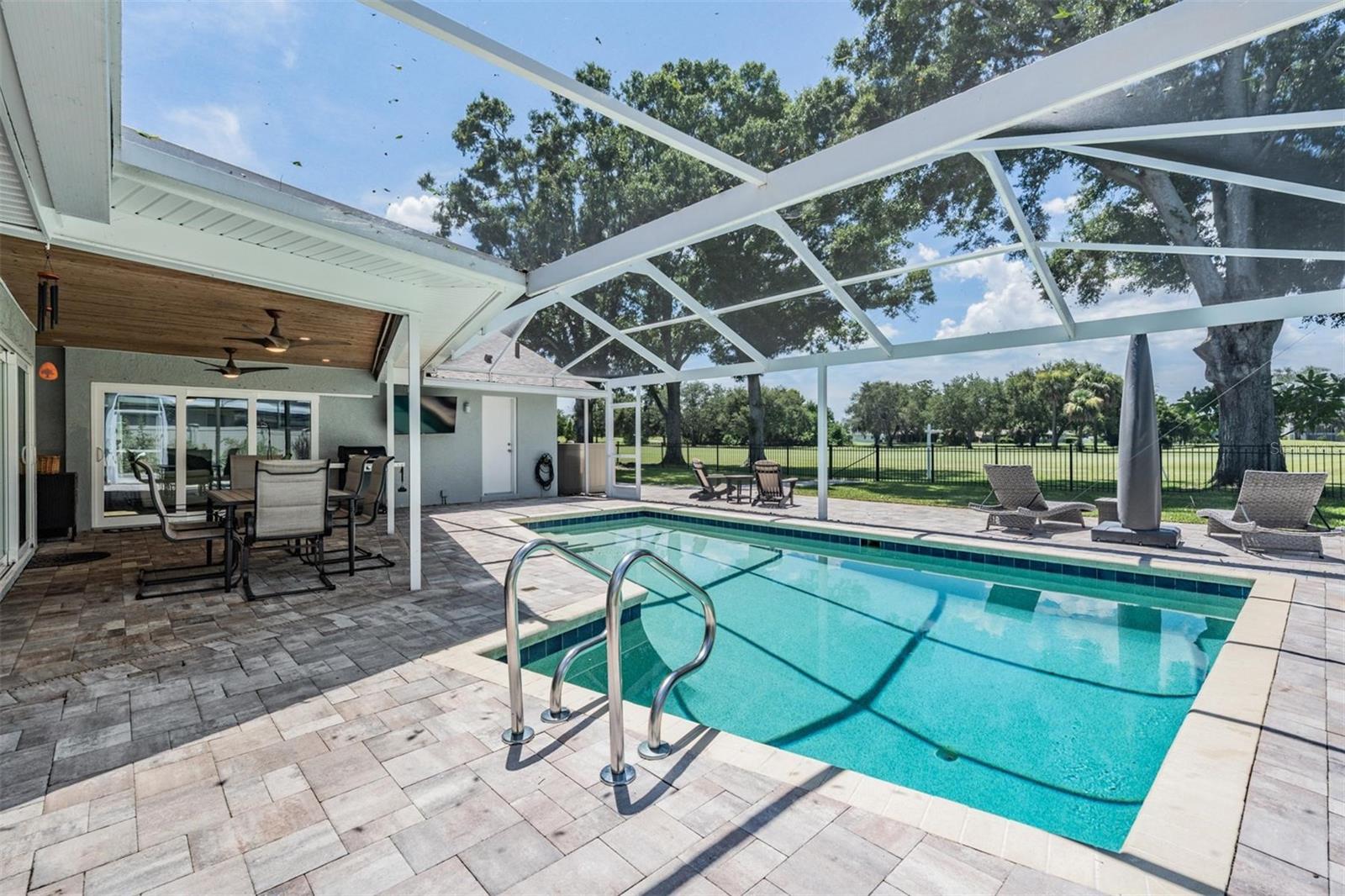 Listing photo id 1 for 3180 Masters Drive