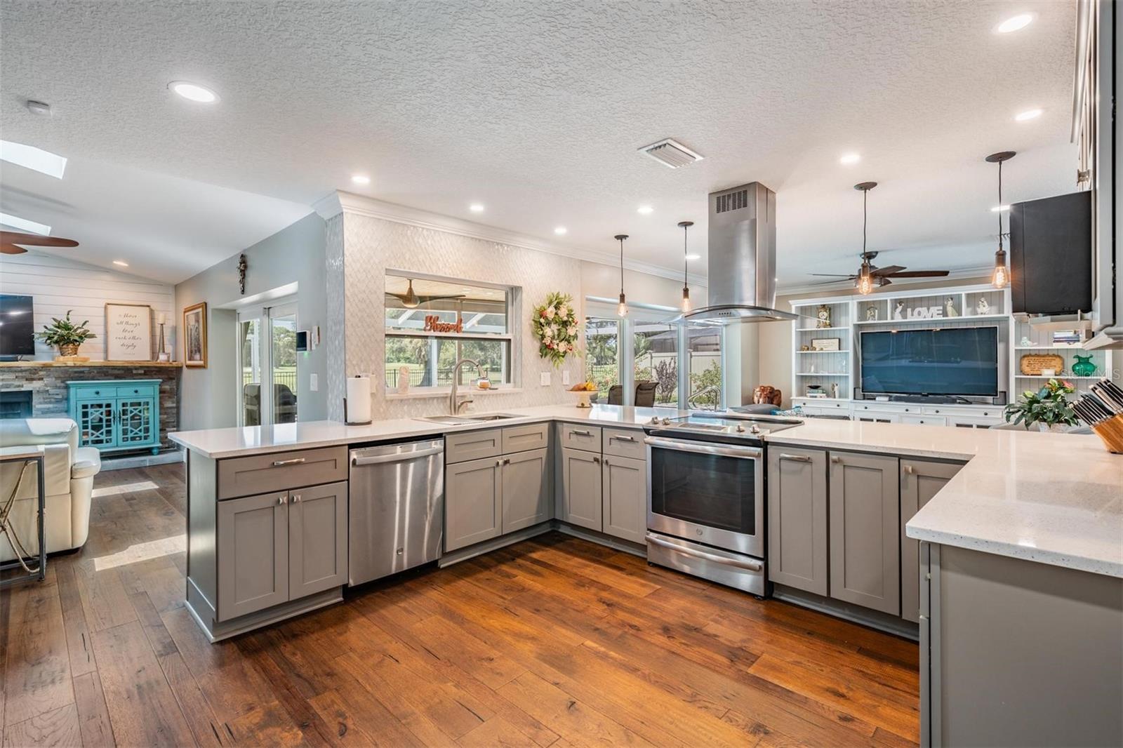 Listing photo id 4 for 3180 Masters Drive