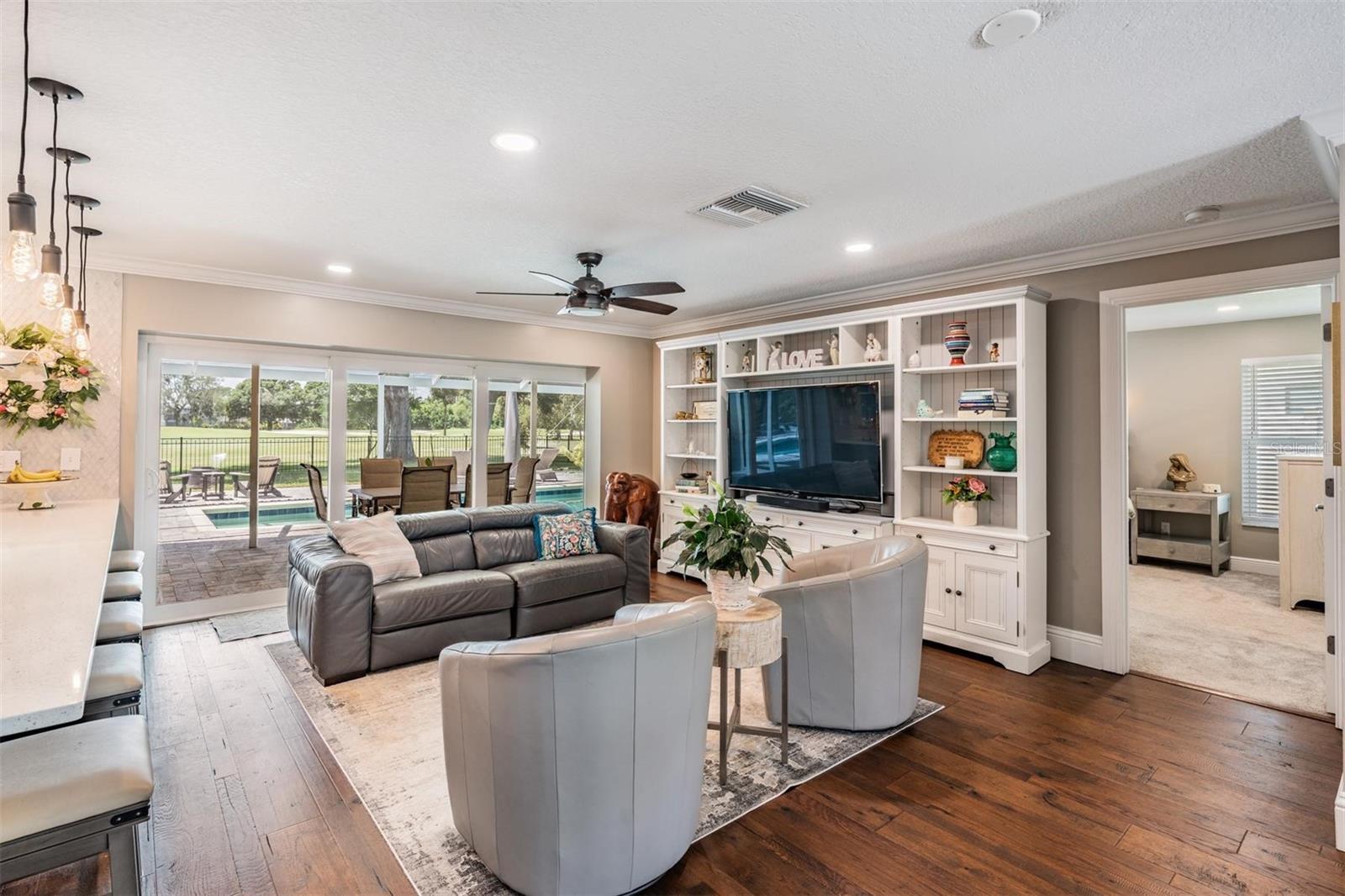 Listing photo id 7 for 3180 Masters Drive