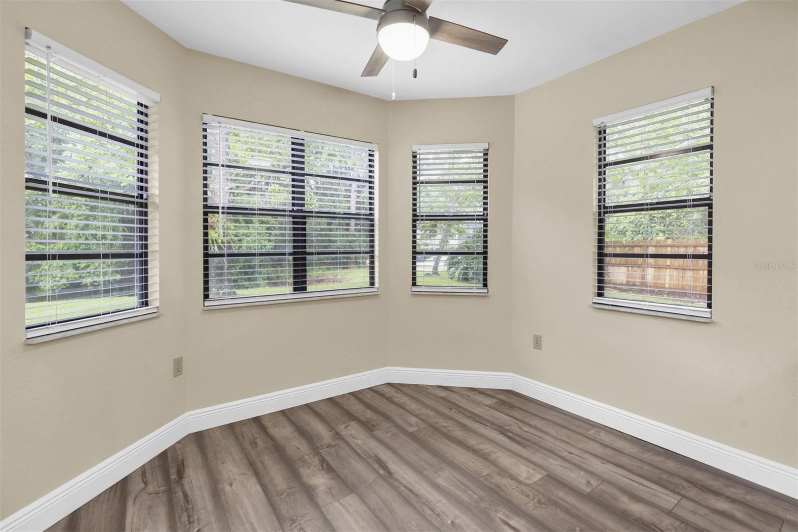 Image 14 of 41 For 7230 Hummingbird Lane
