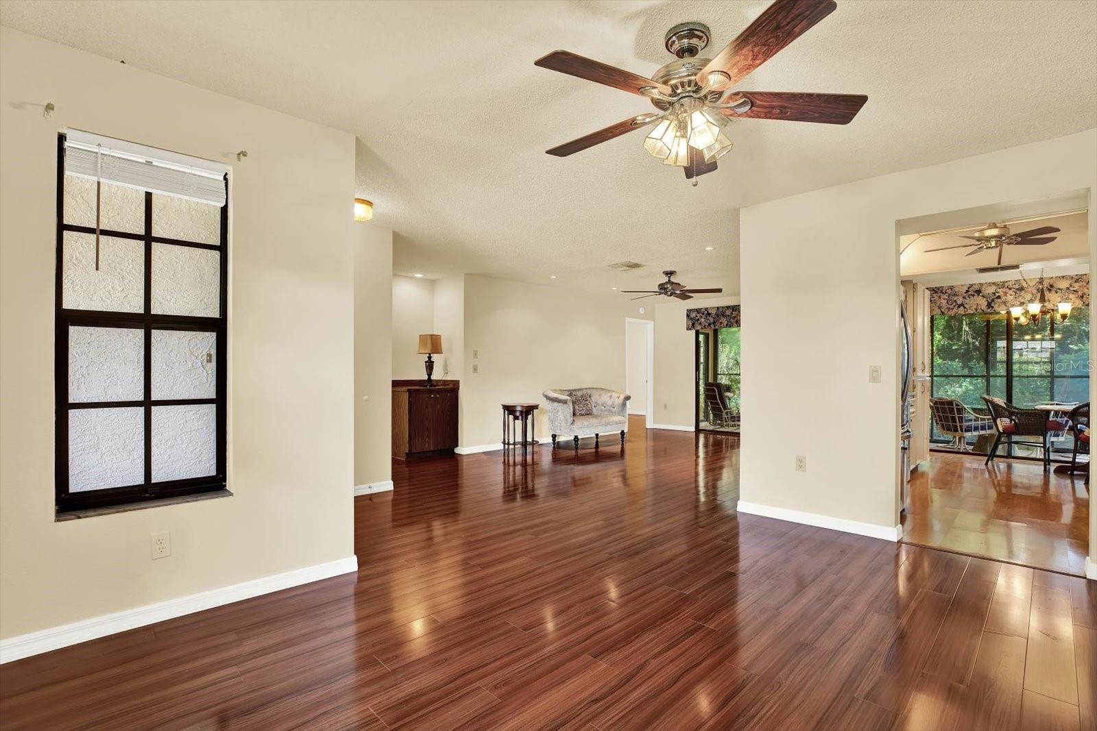 Image 7 of 27 For 6654 Brambleleaf Drive