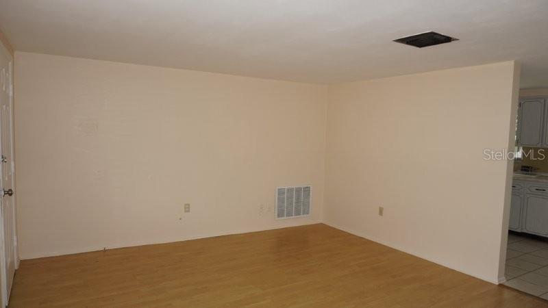 Listing photo id 6 for 7703 Topay Lane