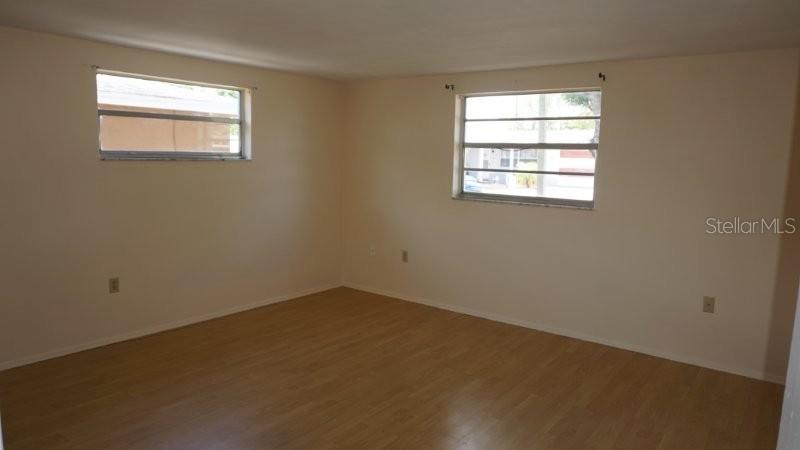 Listing photo id 7 for 7703 Topay Lane