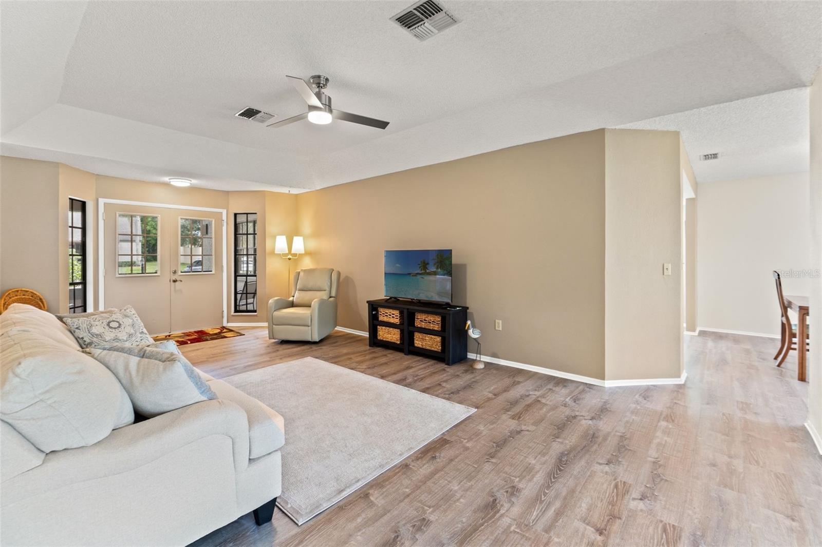 Image 16 of 33 For 6085 Pekin Court