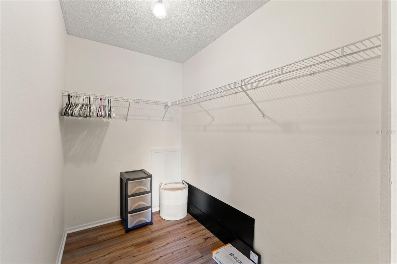 Image 22 of 33 For 6085 Pekin Court