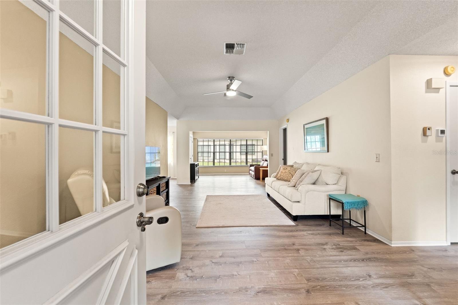 Image 4 of 33 For 6085 Pekin Court