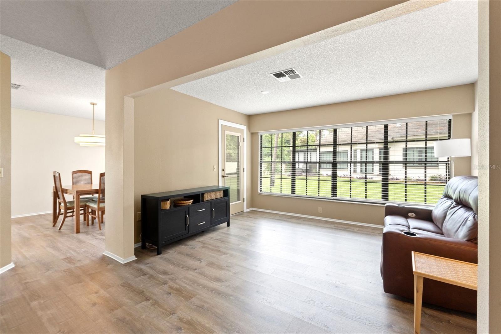 Image 8 of 33 For 6085 Pekin Court