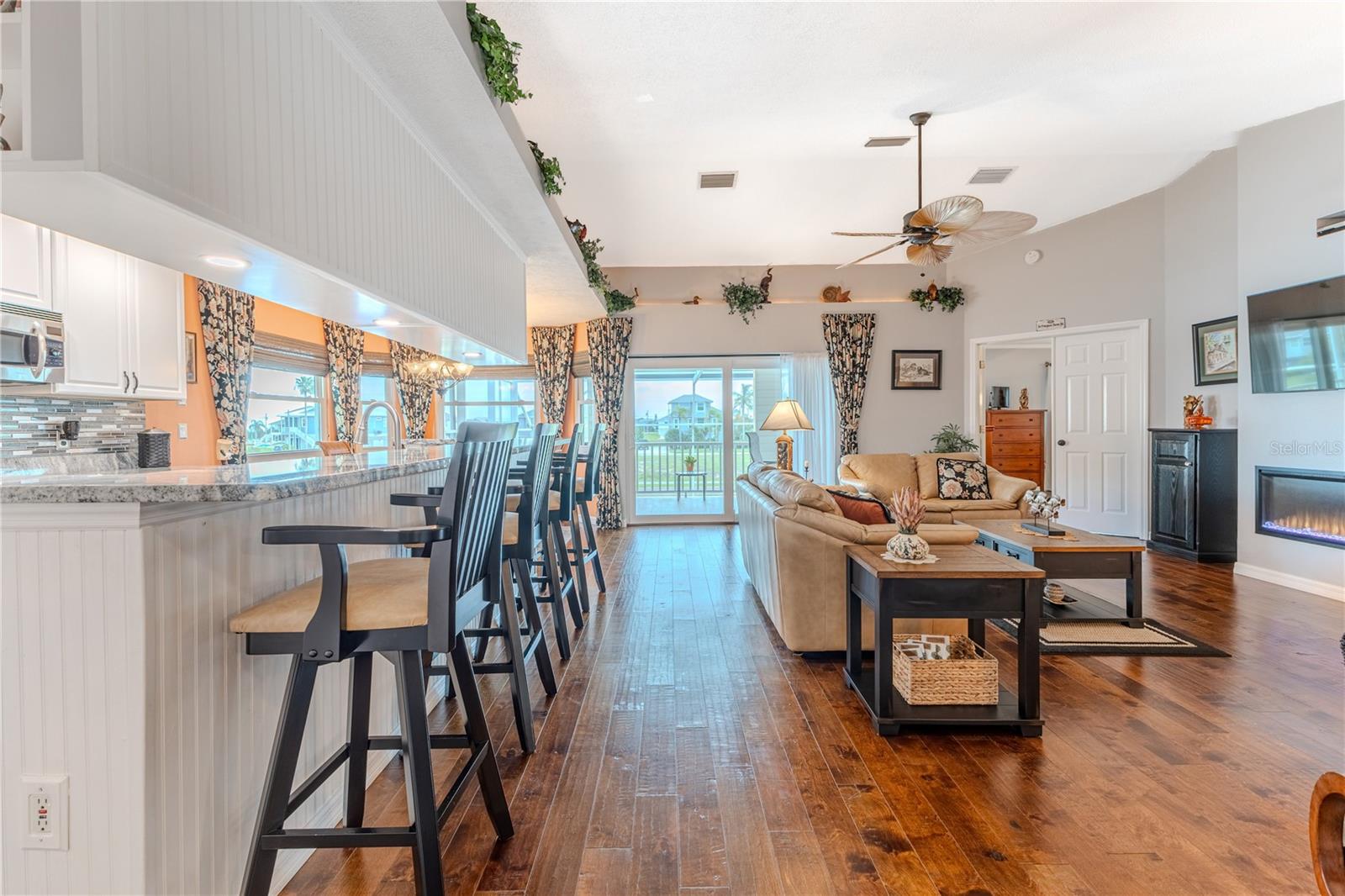 Listing photo id 38 for 3431 Croaker Drive