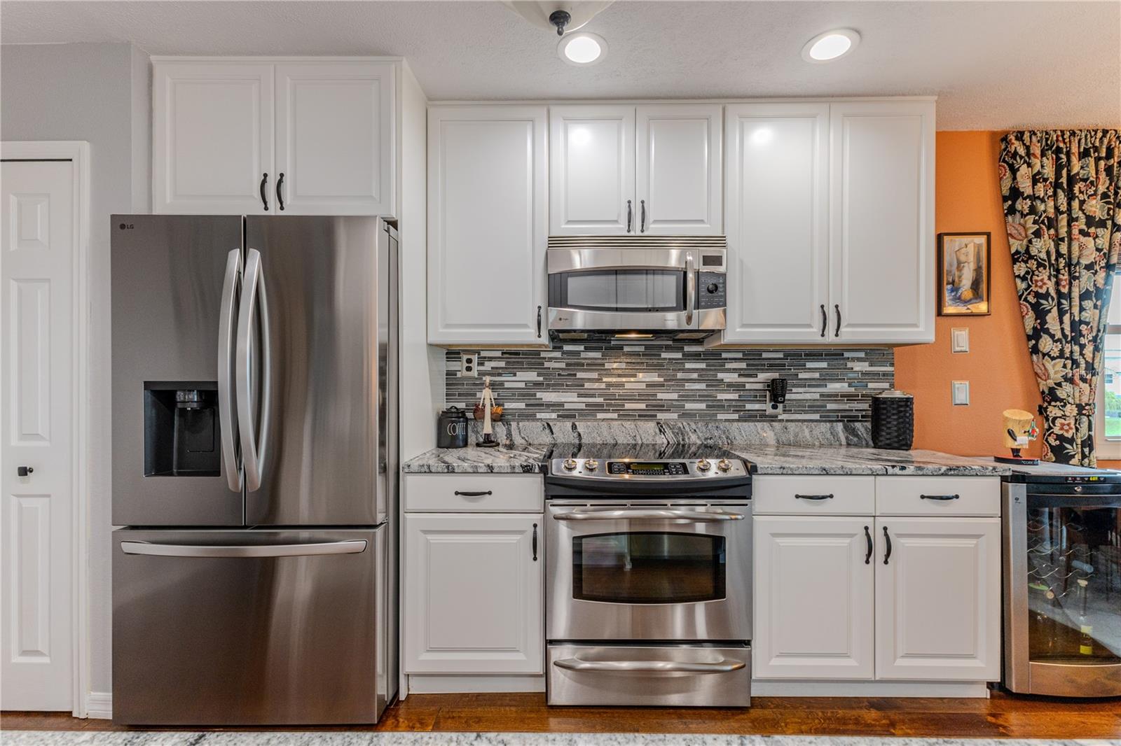 Listing photo id 42 for 3431 Croaker Drive