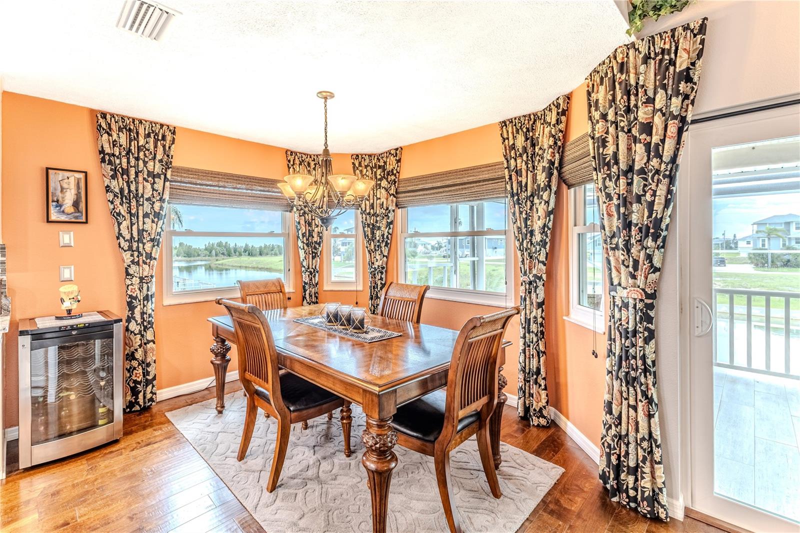Listing photo id 44 for 3431 Croaker Drive