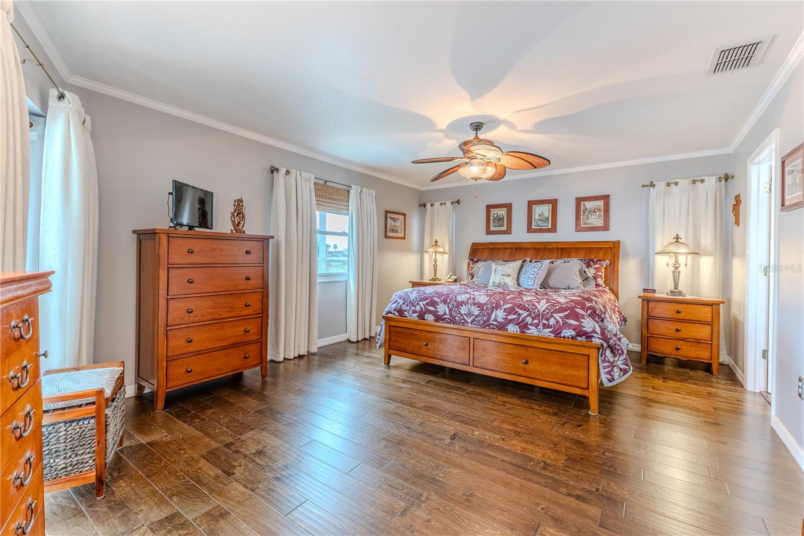 Listing photo id 52 for 3431 Croaker Drive
