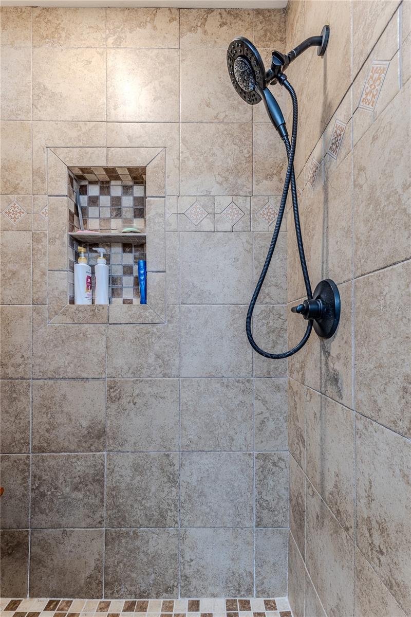 Listing photo id 57 for 3431 Croaker Drive
