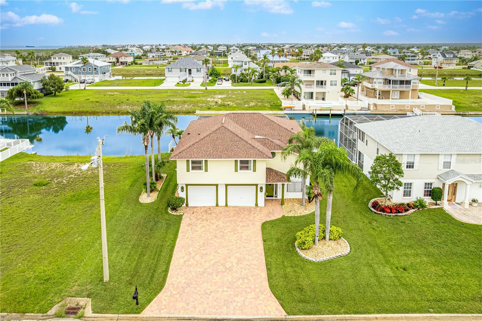 Listing photo id 84 for 3431 Croaker Drive