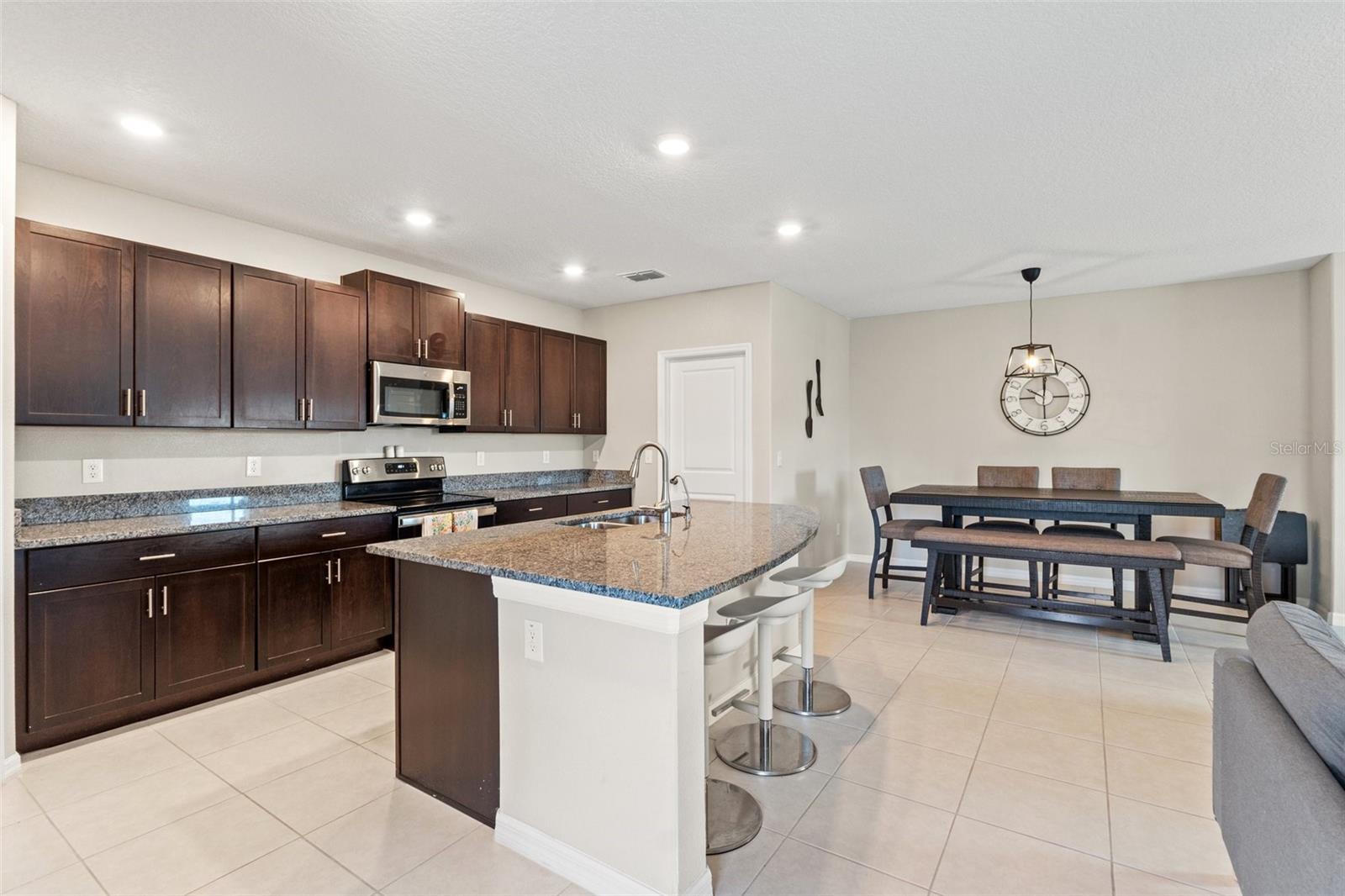 Image 10 of 46 For 313 Argyll Drive