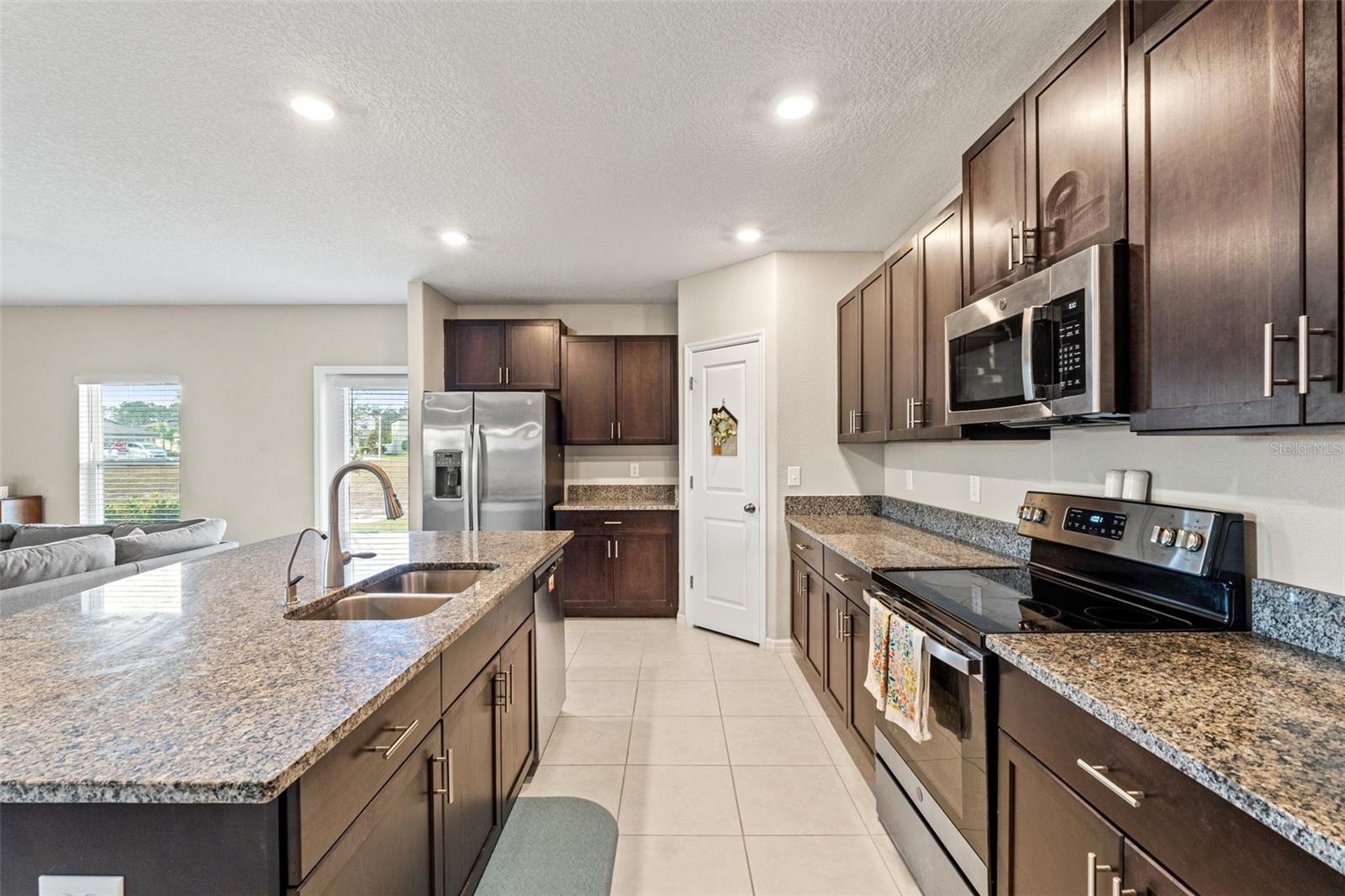 Image 11 of 46 For 313 Argyll Drive