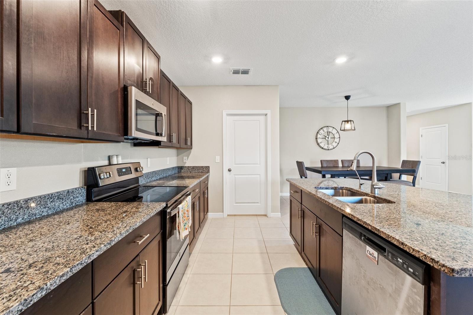 Image 12 of 46 For 313 Argyll Drive