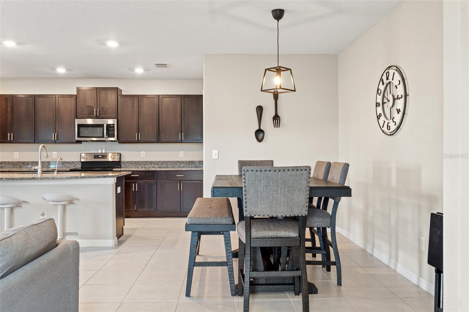 Image 14 of 46 For 313 Argyll Drive