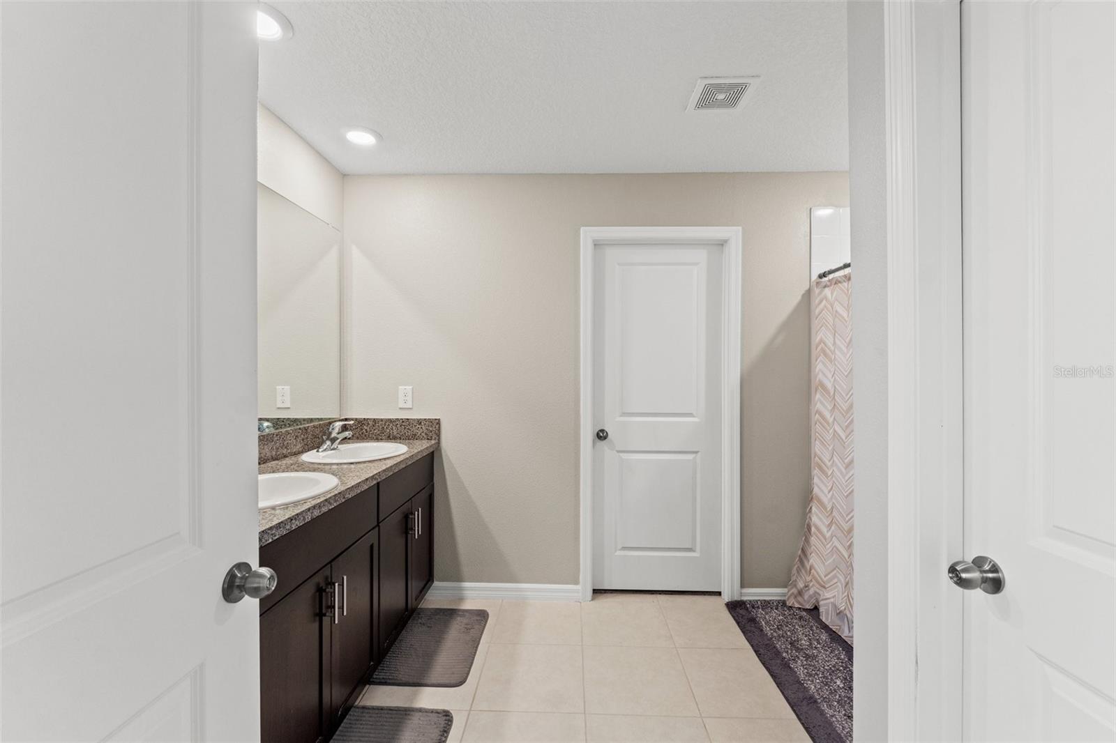 Image 39 of 46 For 313 Argyll Drive