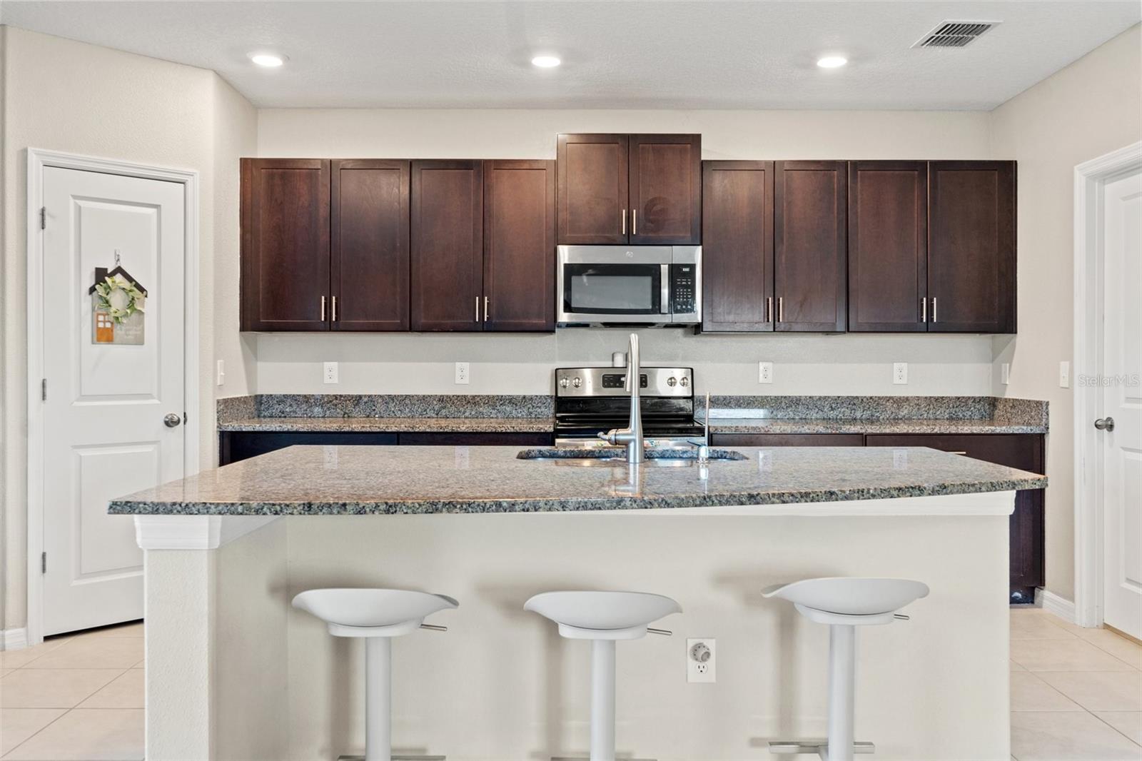 Image 9 of 46 For 313 Argyll Drive