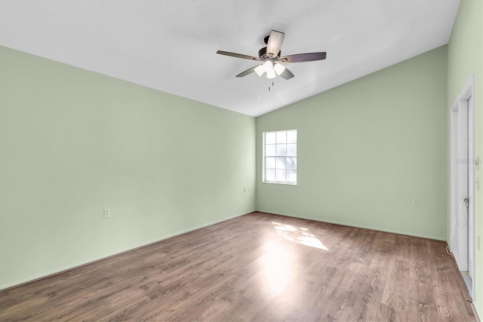 Image 15 of 38 For 4720 Sheffield Drive 4720