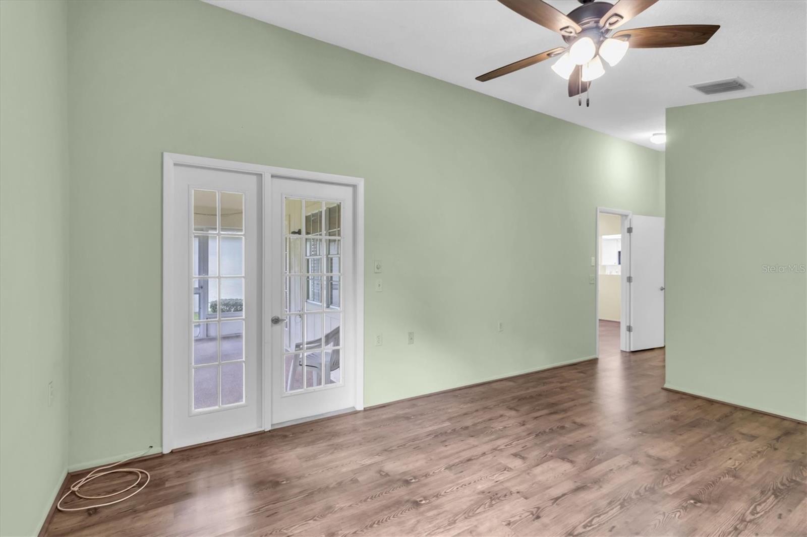 Image 17 of 38 For 4720 Sheffield Drive 4720