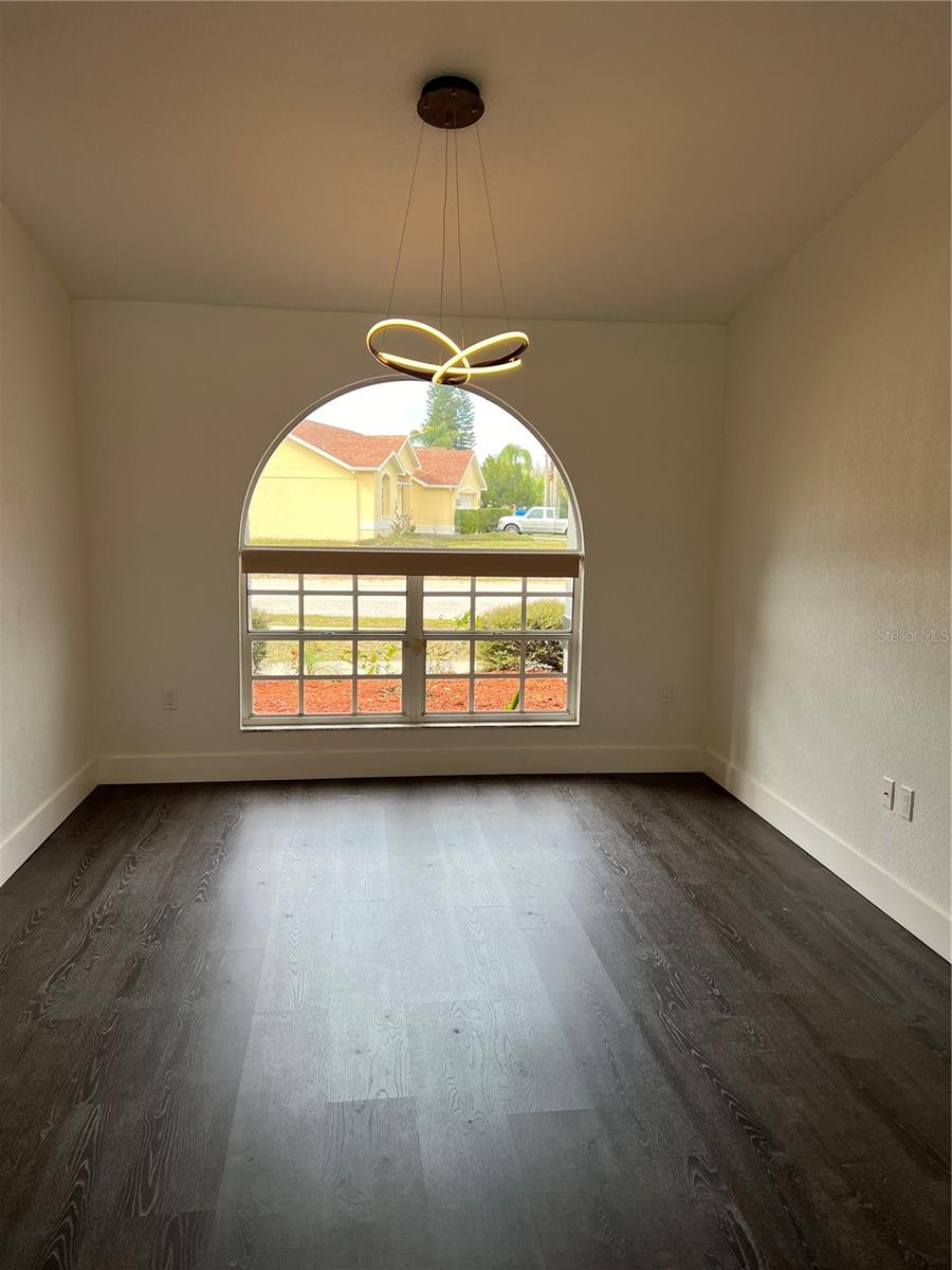 Image 5 of 16 For 5328 Merkin Place