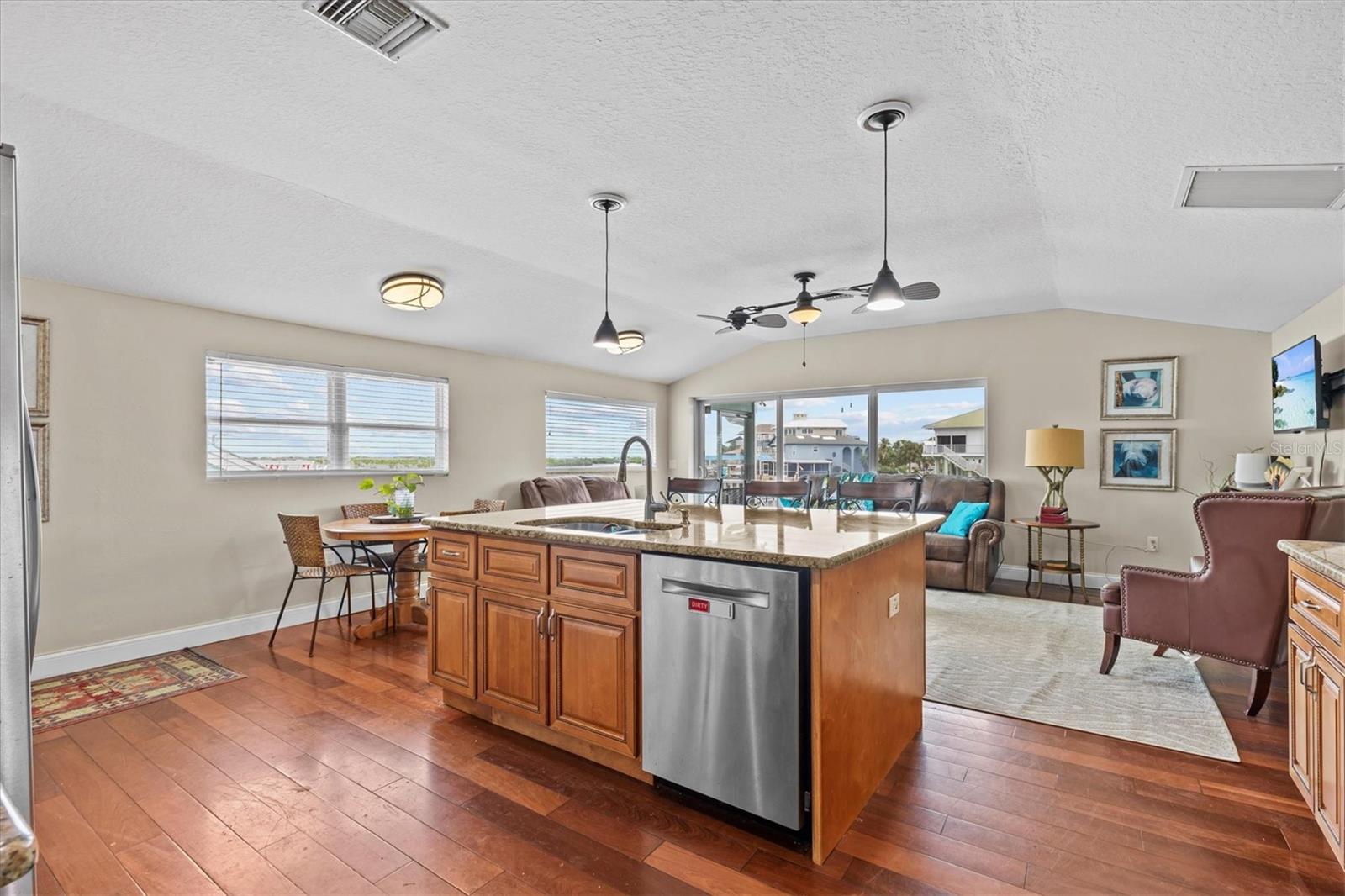 Image 39 of 70 For 3337 Mangrove Drive