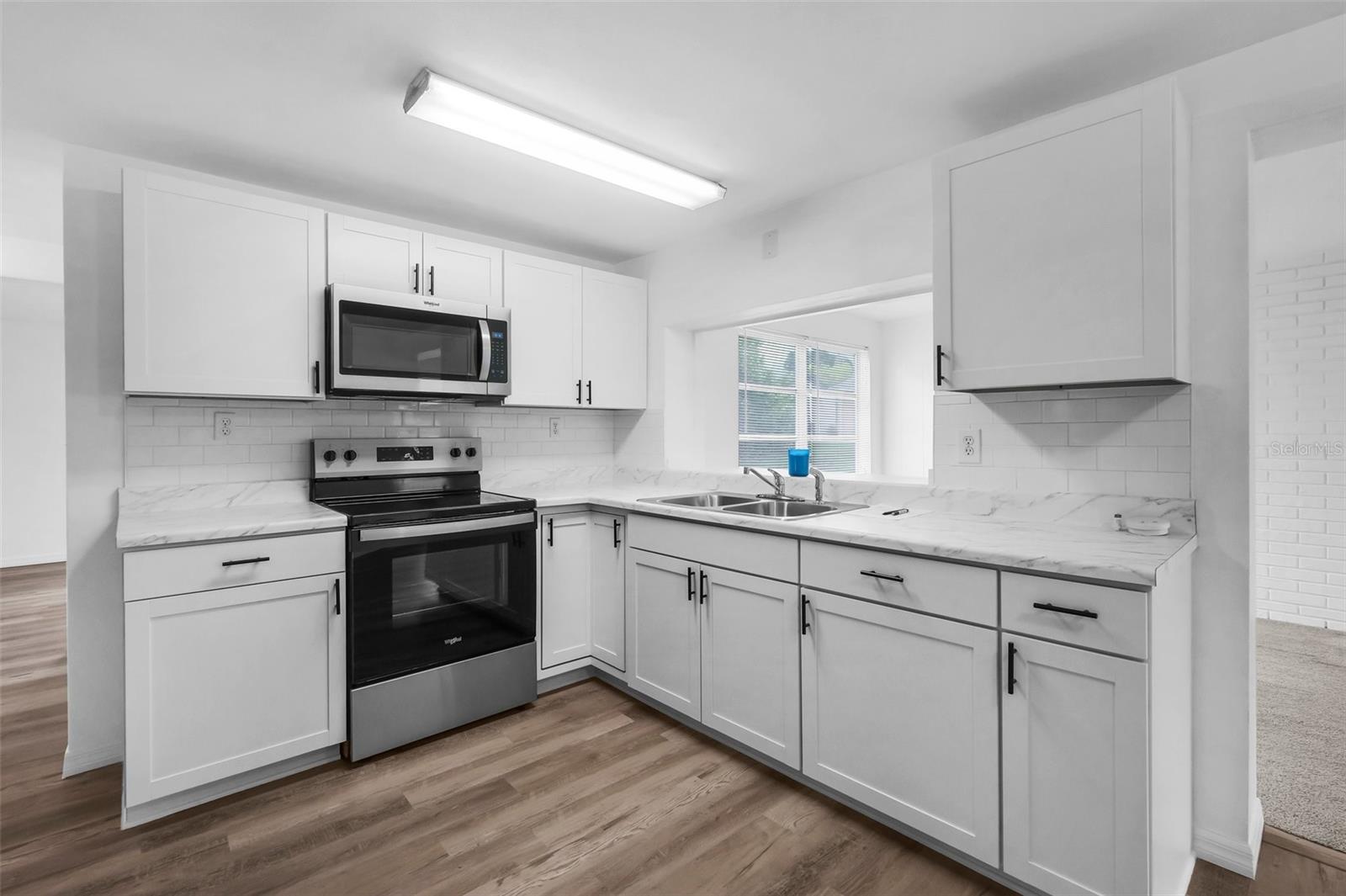 Listing photo id 10 for 3528 Sheryl Hill Drive