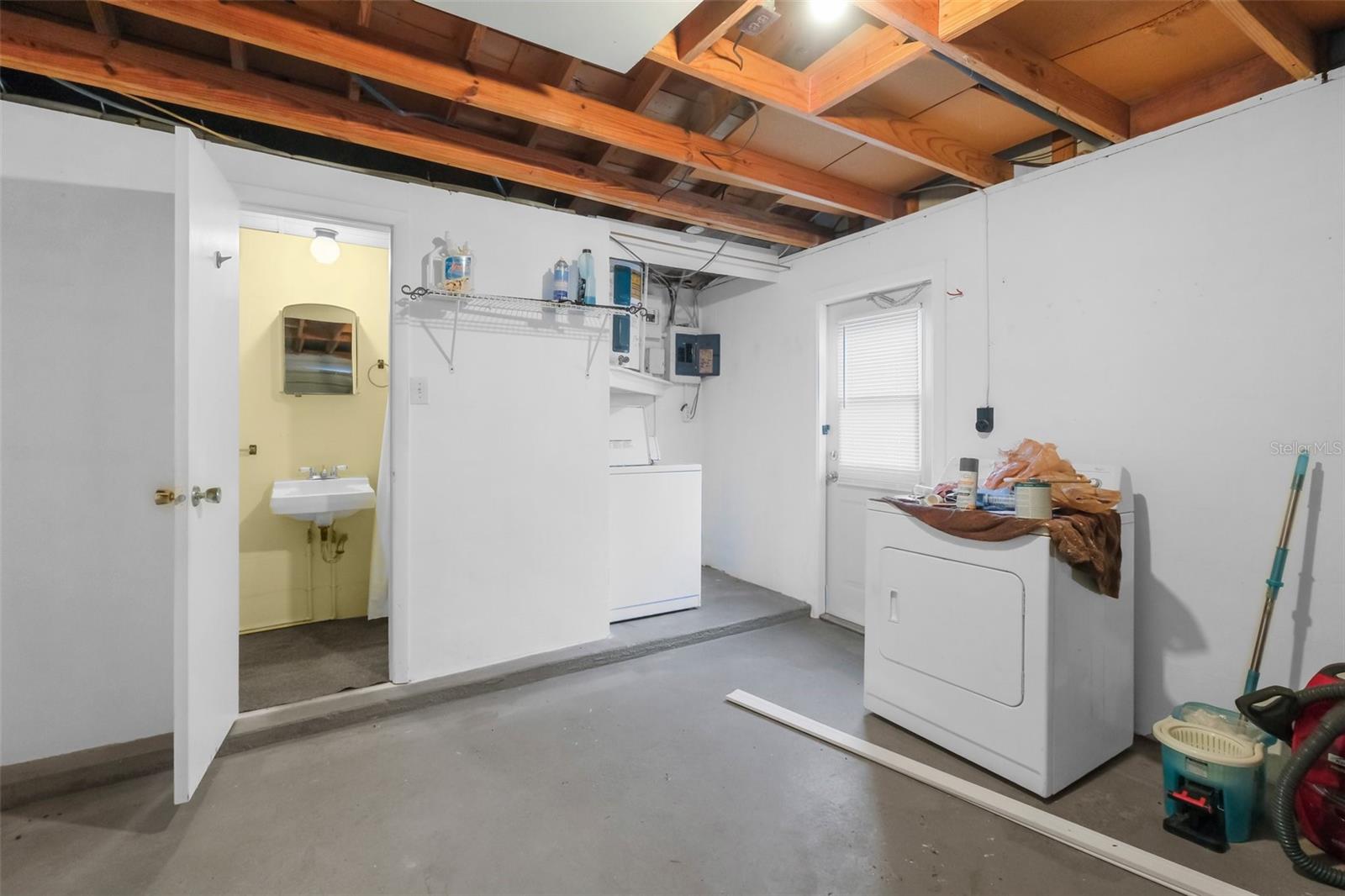 Listing photo id 26 for 3528 Sheryl Hill Drive