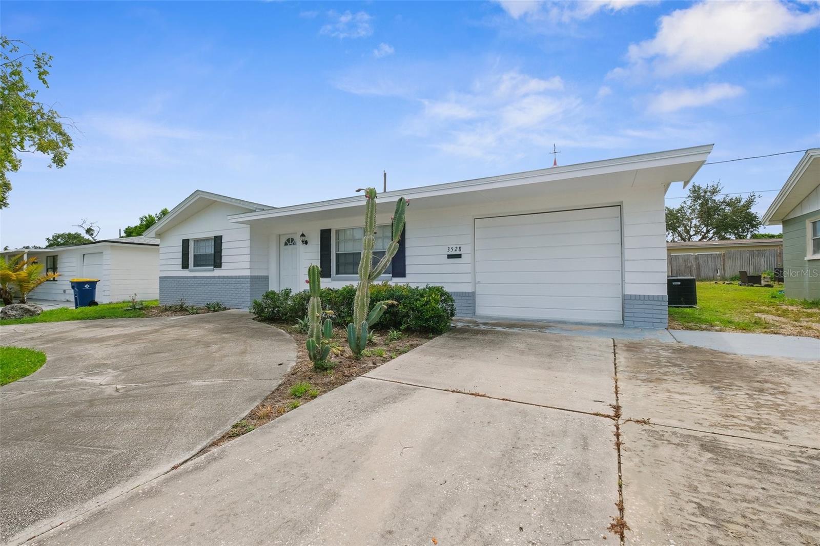 Listing photo id 1 for 3528 Sheryl Hill Drive