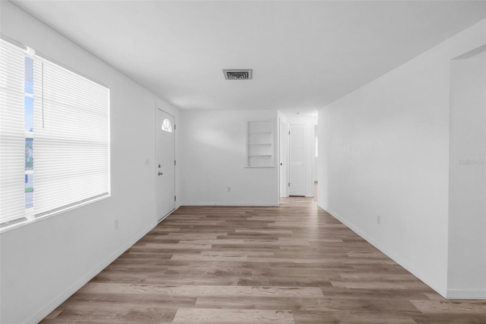 Listing photo id 6 for 3528 Sheryl Hill Drive