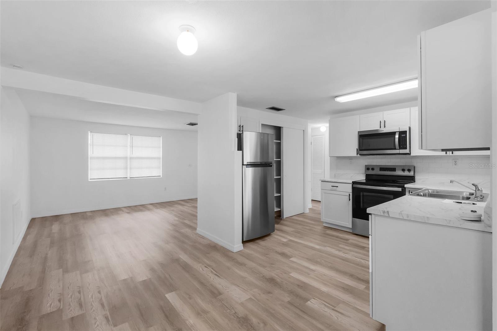 Listing photo id 7 for 3528 Sheryl Hill Drive