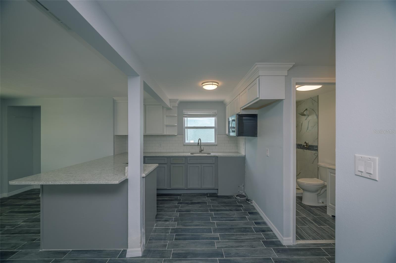 Image 12 of 48 For 13909 Barnard Avenue