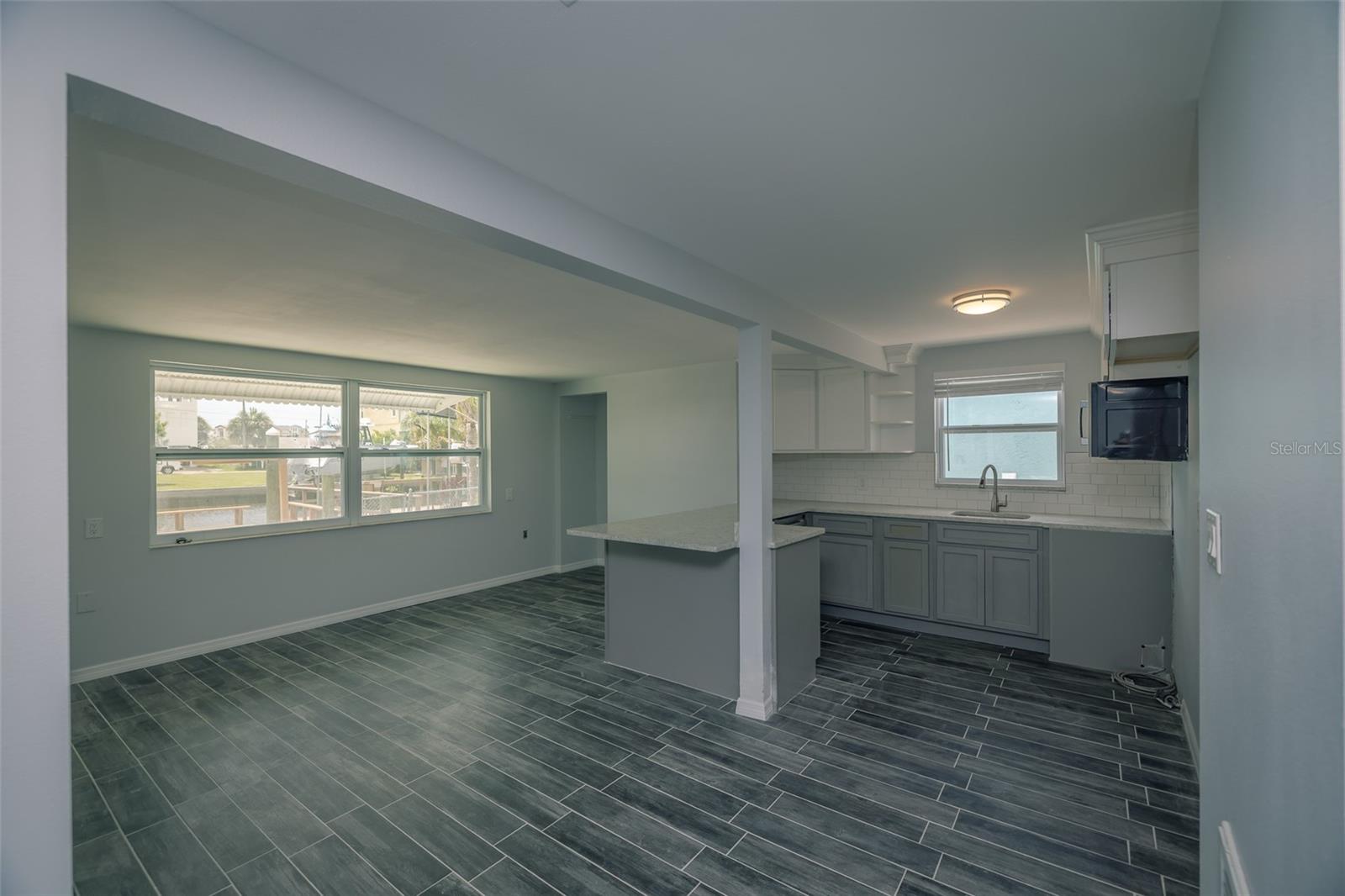 Image 13 of 48 For 13909 Barnard Avenue