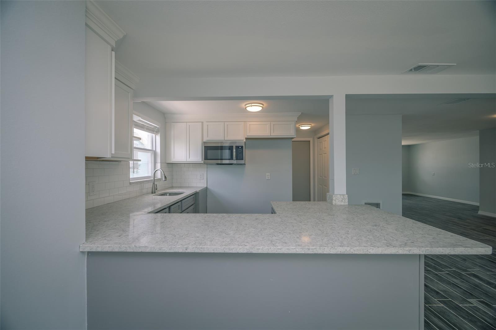 Image 15 of 48 For 13909 Barnard Avenue
