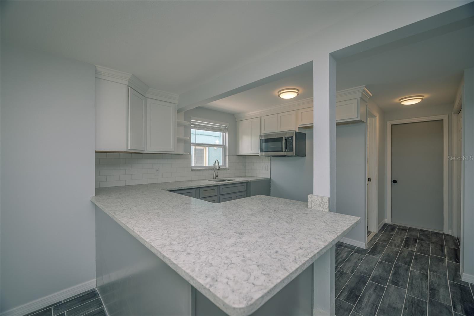 Image 16 of 48 For 13909 Barnard Avenue
