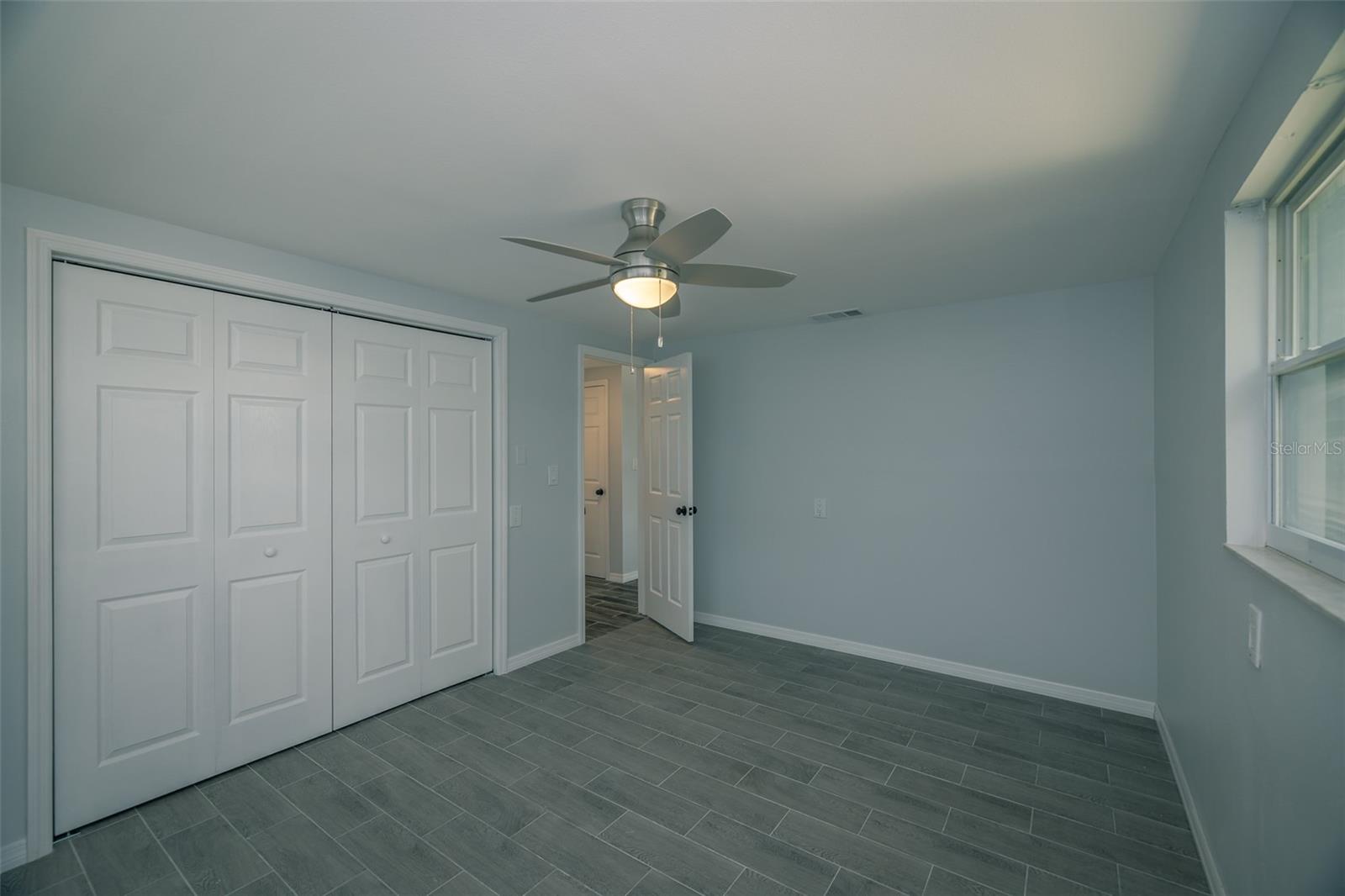 Image 23 of 48 For 13909 Barnard Avenue