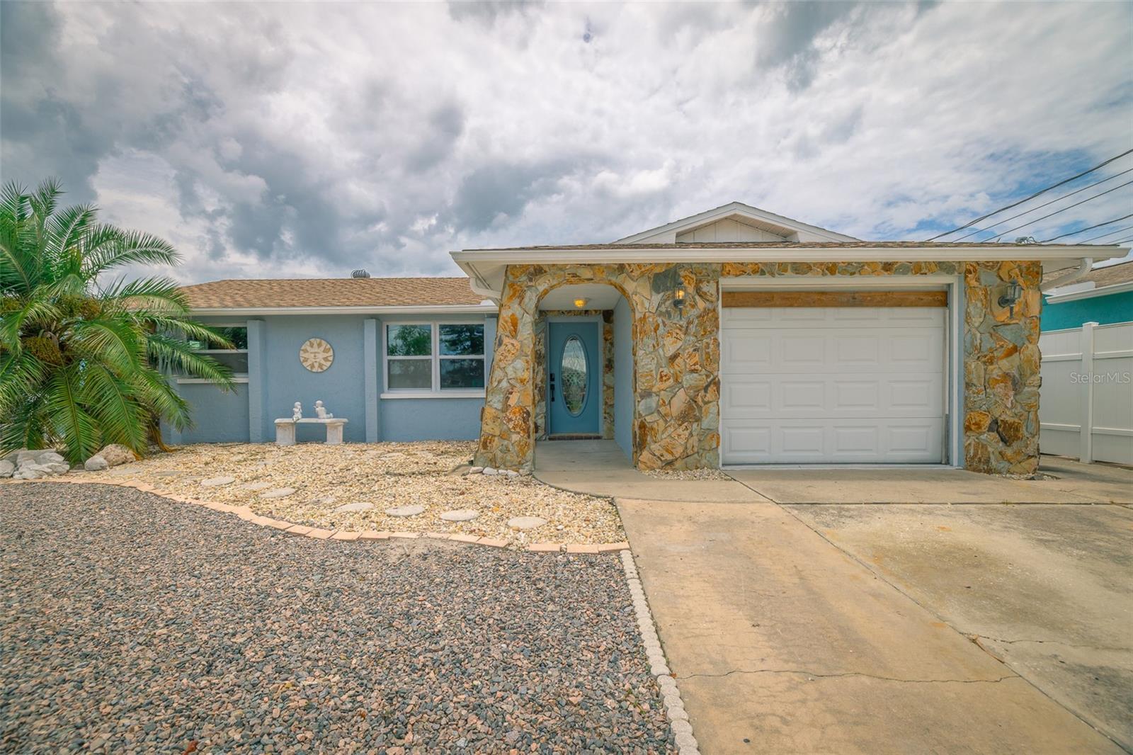 Image 3 of 48 For 13909 Barnard Avenue