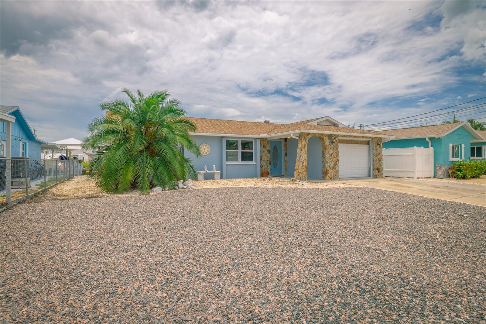 Image 4 of 48 For 13909 Barnard Avenue