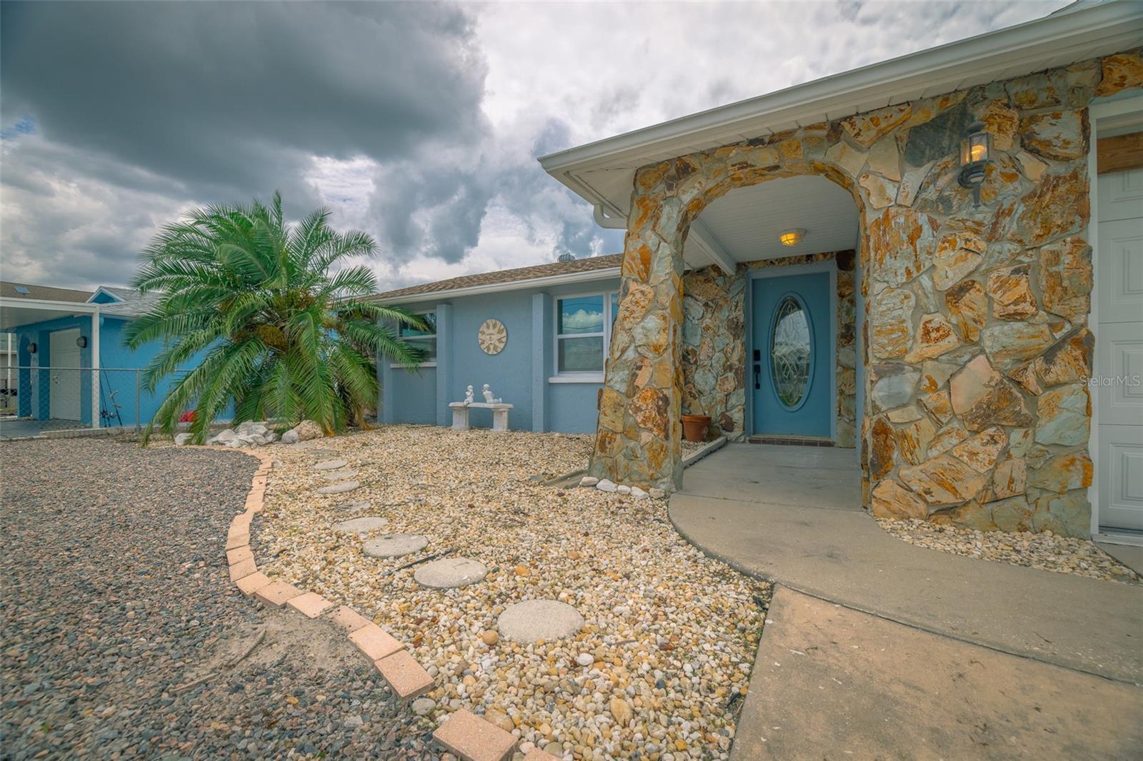Image 6 of 48 For 13909 Barnard Avenue