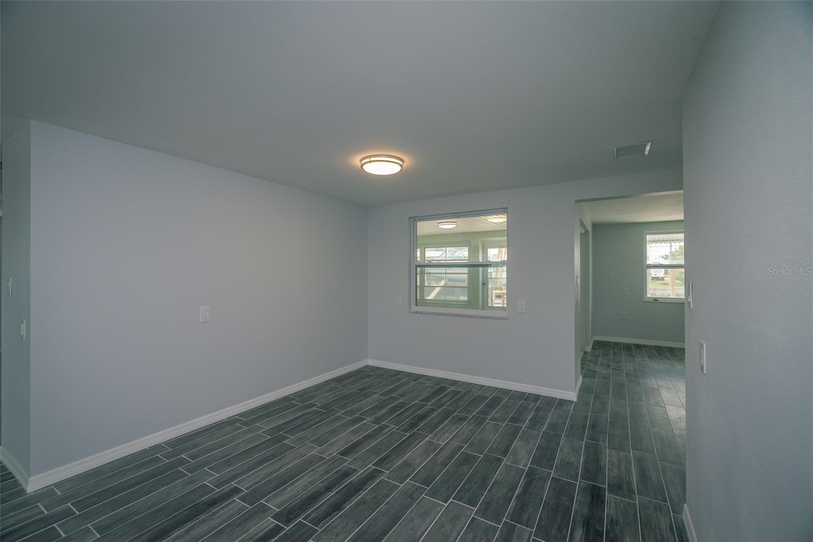 Image 9 of 48 For 13909 Barnard Avenue