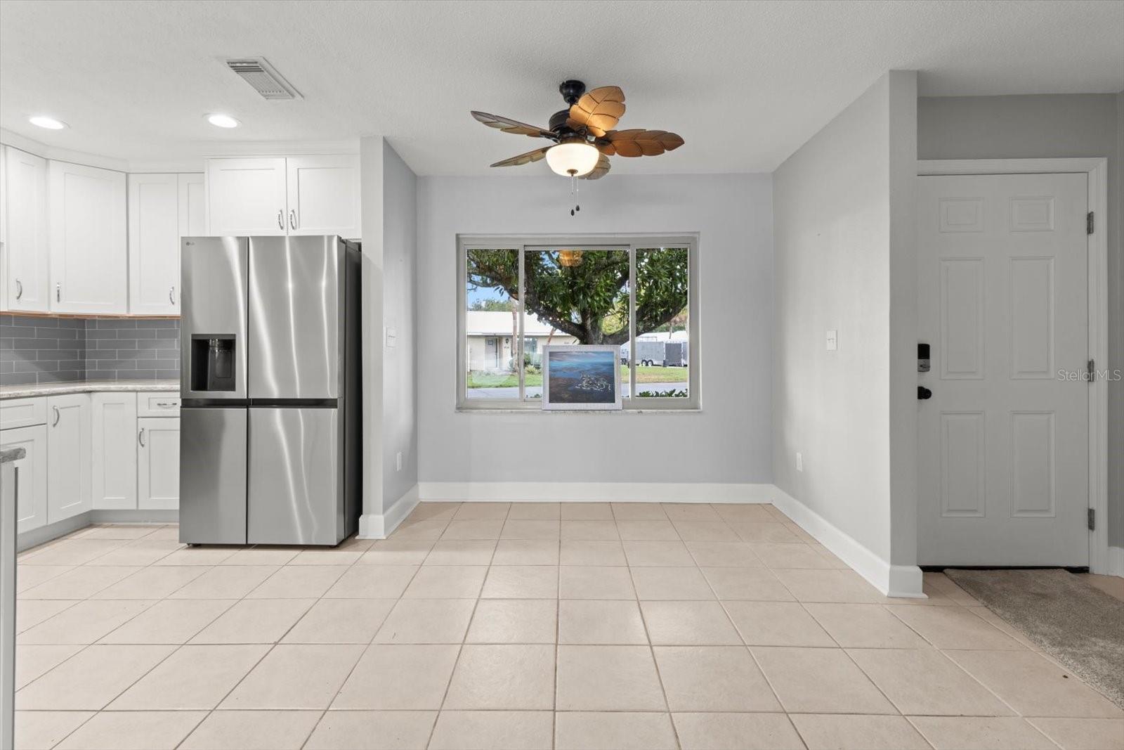 Listing photo id 11 for 11446 Bayshore Drive 36