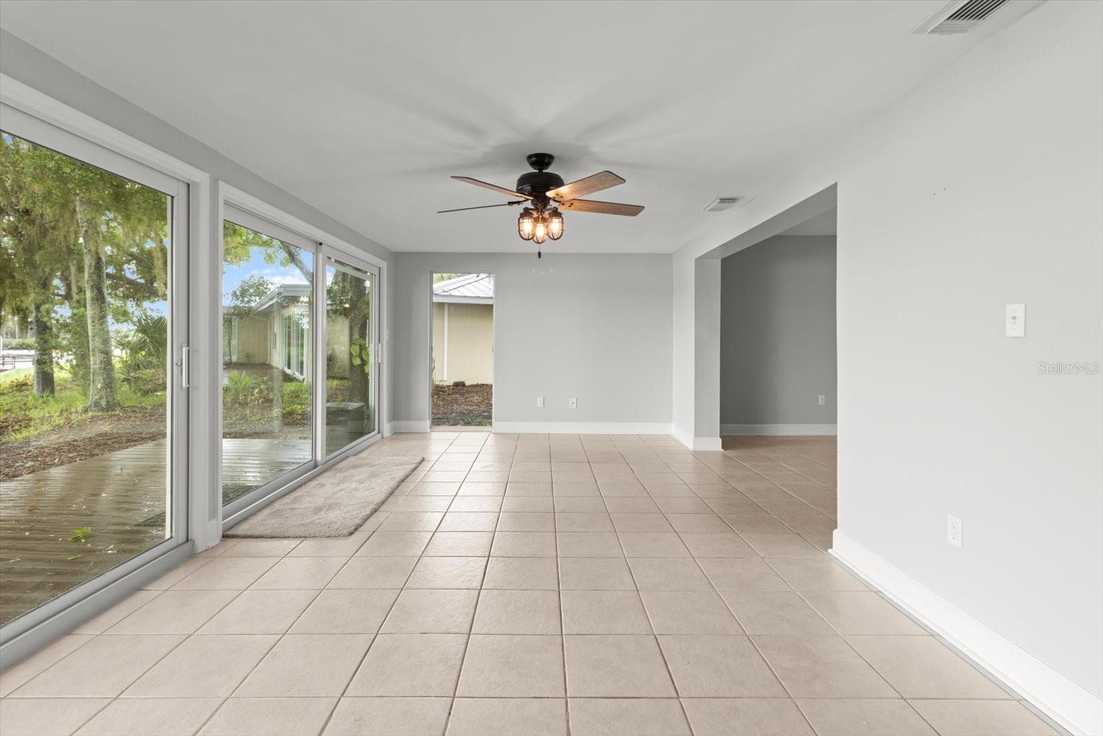 Listing photo id 19 for 11446 Bayshore Drive 36