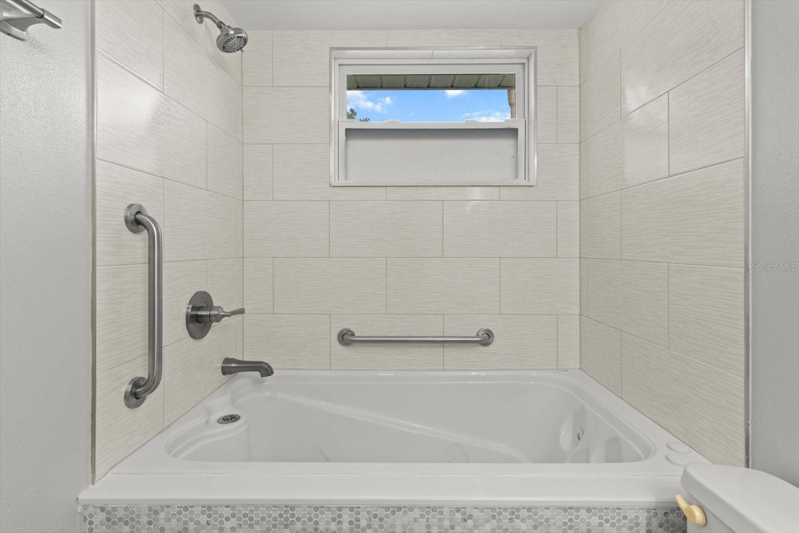 Listing photo id 28 for 11446 Bayshore Drive 36
