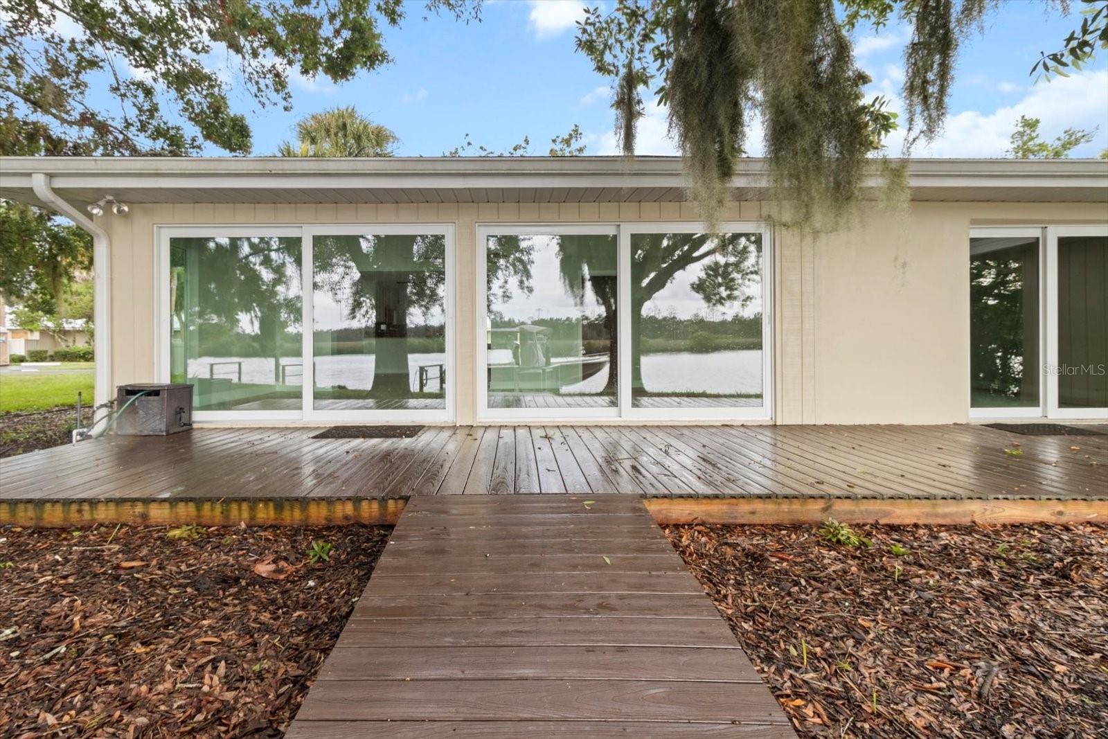 Listing photo id 37 for 11446 Bayshore Drive 36