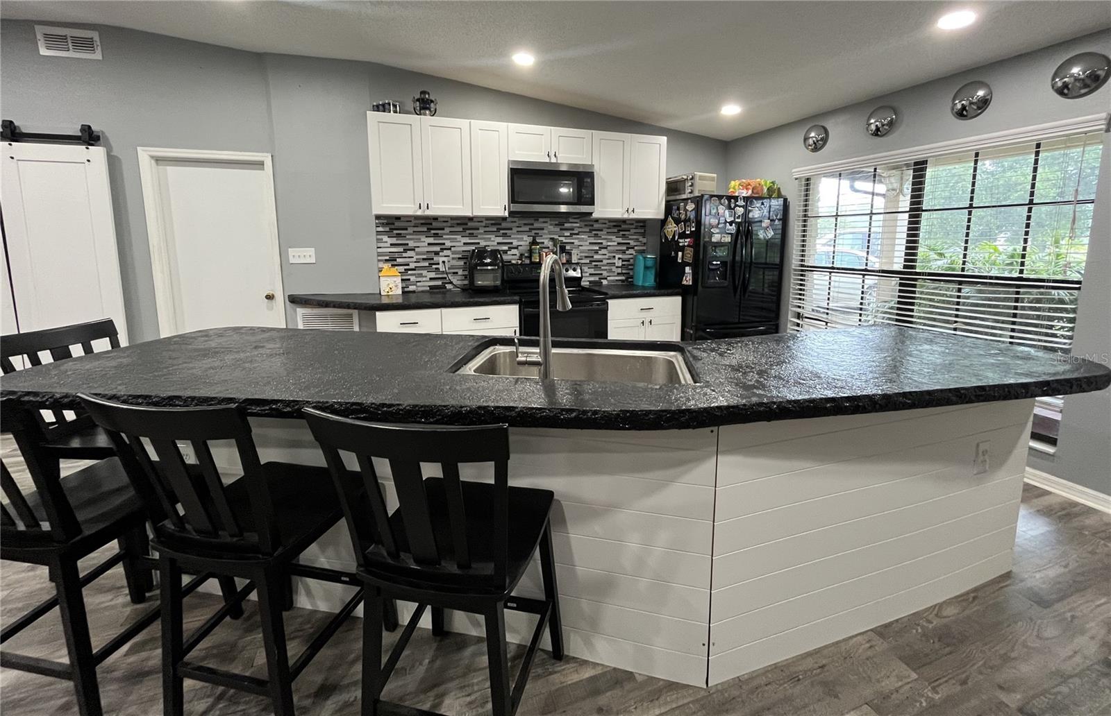 Image 2 of 18 For 8122 Matthew Drive