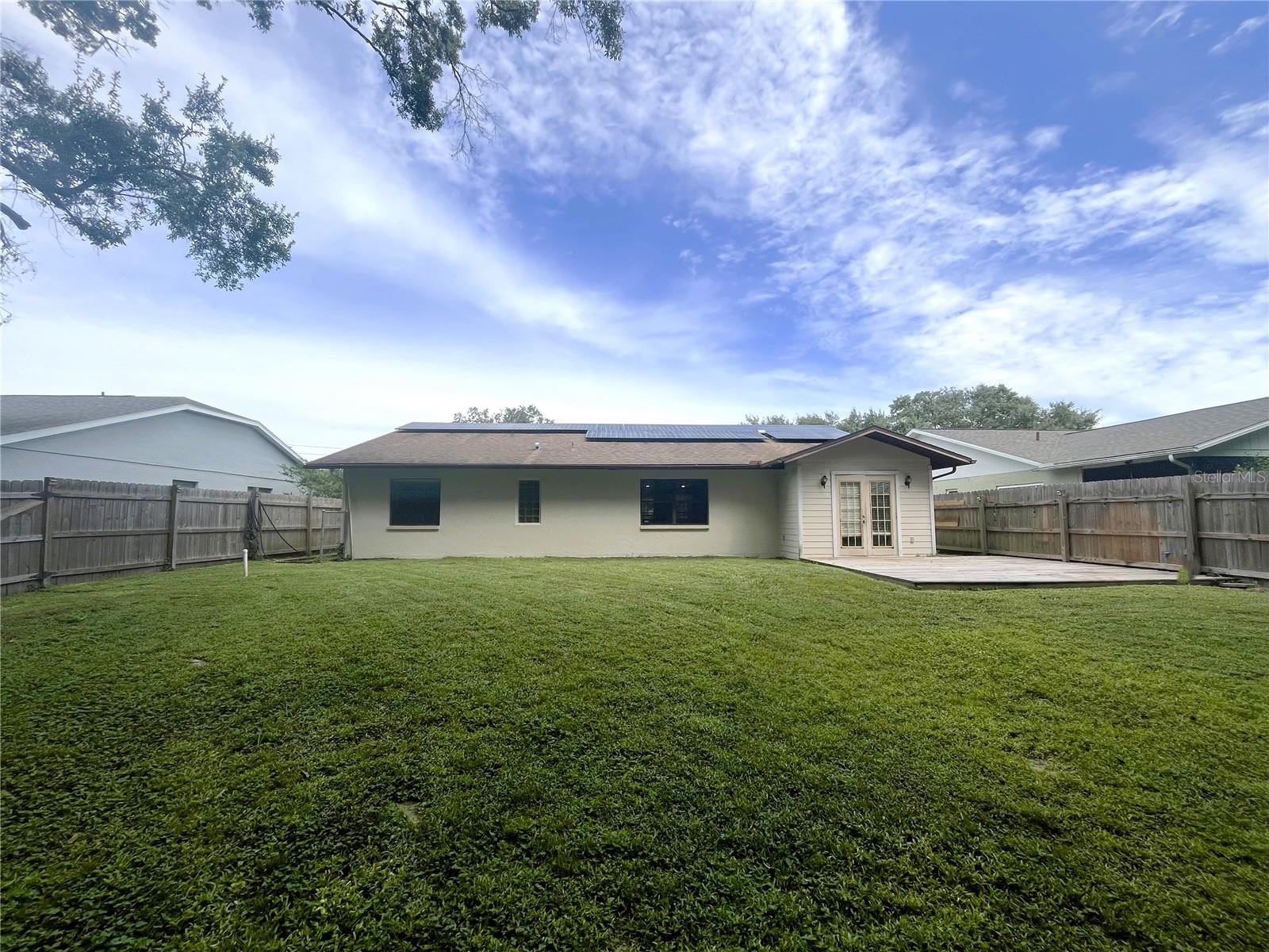 Listing photo id 18 for 8122 Matthew Drive