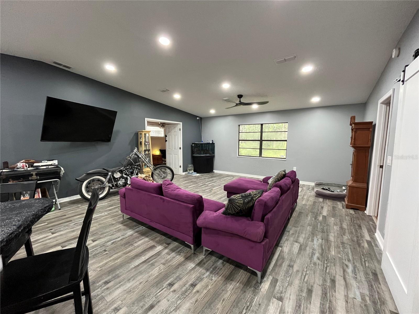 Image 5 of 18 For 8122 Matthew Drive