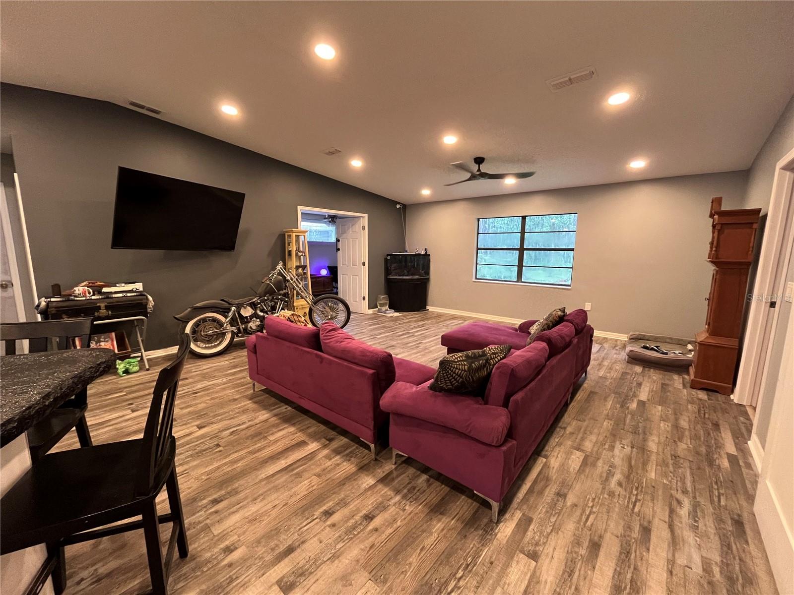 Image 6 of 18 For 8122 Matthew Drive